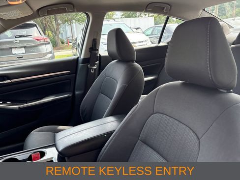 Used 2023 Nissan Altima 2.5 SV FWD image 4