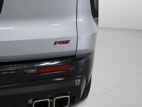 Used 2025 Chevrolet Traverse RS image 24