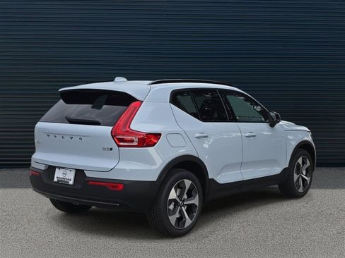 New 2026 Volvo XC40 B5 Plus w/ Protection Package Premier image 5
