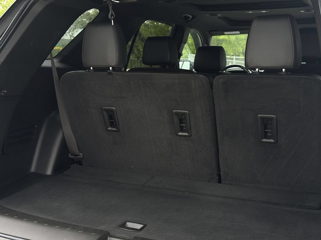 Used 2023 Chevrolet Traverse High Country w/ LPO, Floor Liner Package AWD/4WD image 31
