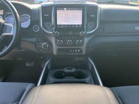 Used 2022 RAM 1500 4x4 Crew Cab image 9