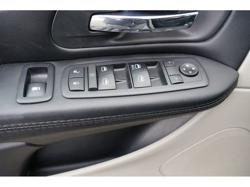 Used 2017 Dodge Grand Caravan SE w/ Power Window Group image 17