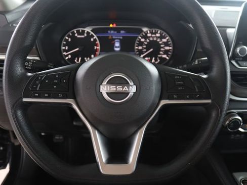 Used 2023 Nissan Altima 2.5 SV image 10