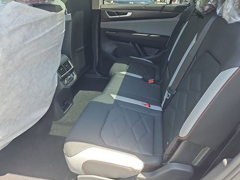 New 2026 Volkswagen Atlas Peak Edition AWD/4WD image 19