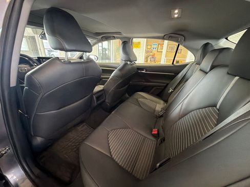 Used 2023 Toyota Camry SE FWD image 6