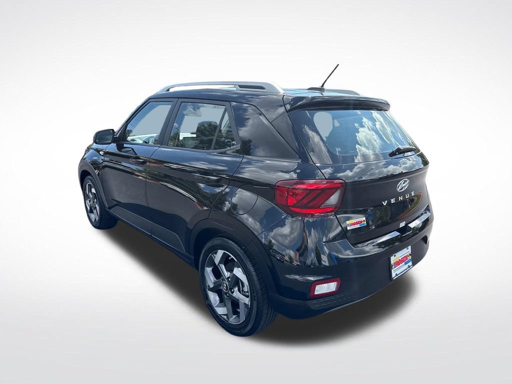 Certified 2024 Hyundai Venue SEL FWD image 3