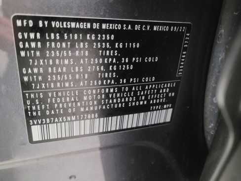 Used 2022 Volkswagen Tiguan SE image 33