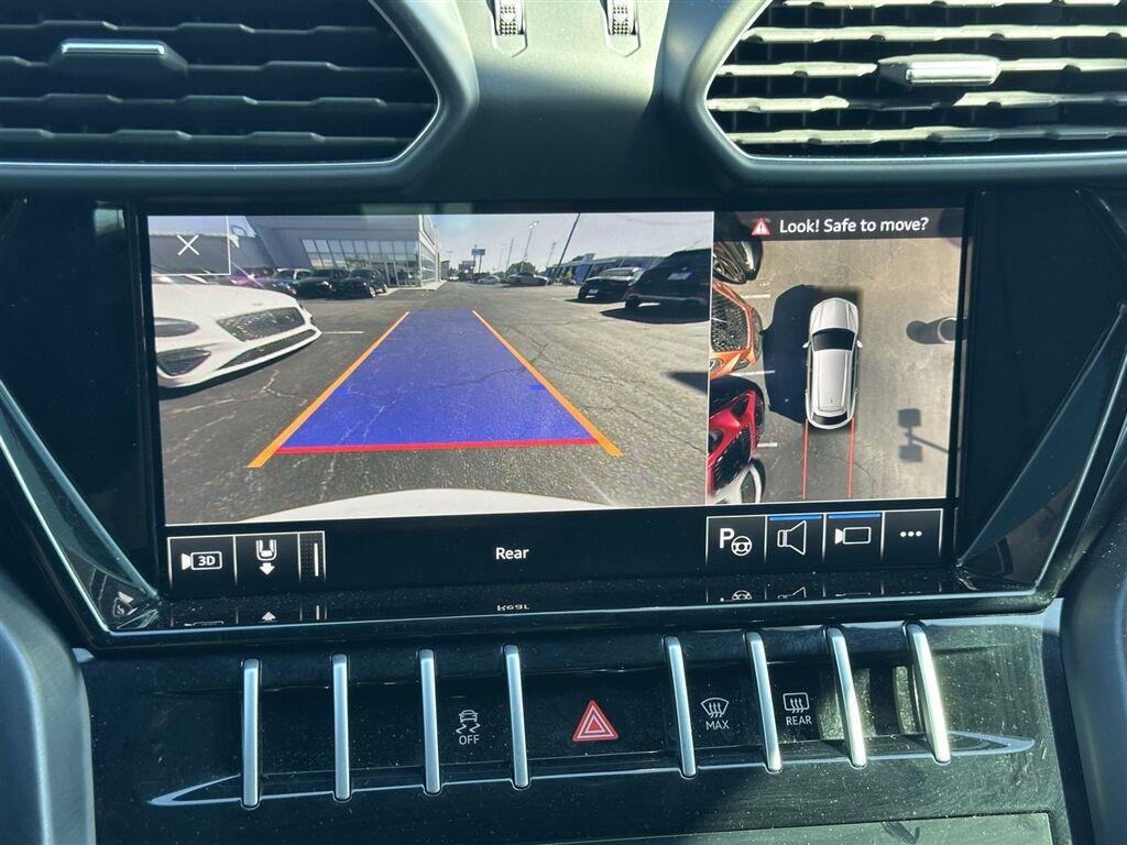 Used 2021 Lamborghini Urus AWD/4WD image 31