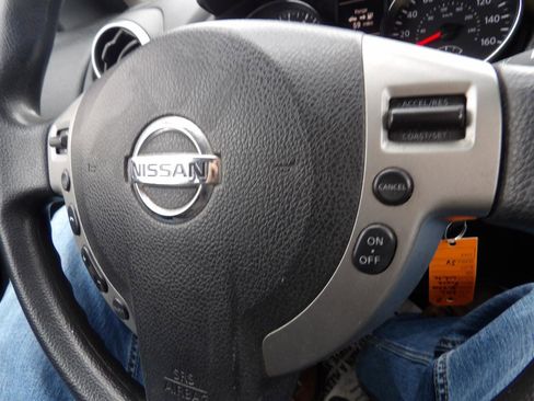 Used 2013 Nissan Rogue SV image 14