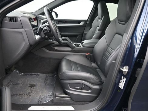Certified 2024 Porsche Cayenne Coupe image 10