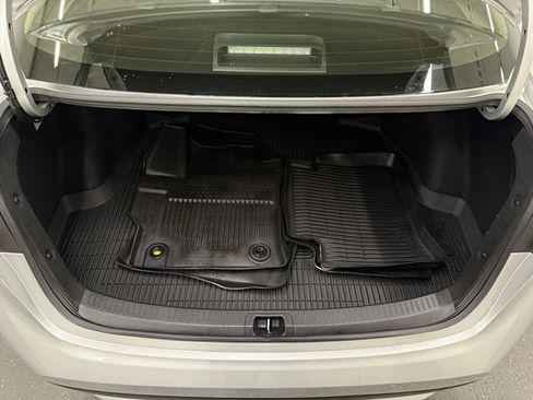 Used 2022 Toyota Corolla LE image 5