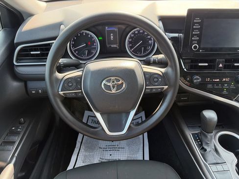 Used 2022 Toyota Camry LE w/ Convenience Package FWD image 12