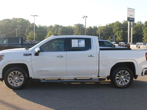 Used 2023 GMC Sierra 1500 Denali w/ Technology Package AWD/4WD image 4