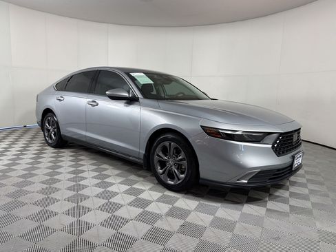 Used 2023 Honda Accord EX image 7