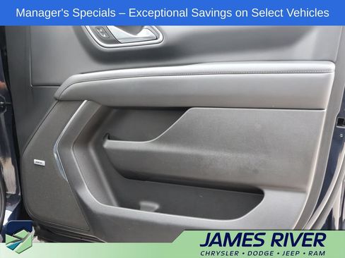 Used 2024 Chevrolet Suburban LT AWD/4WD image 8