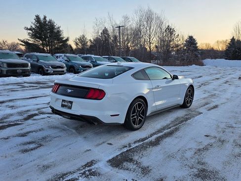 Used 2022 Ford Mustang Premium image 8