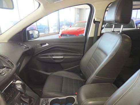 Used 2014 Ford Escape Titanium w/ Equipment Group 401A FWD image 16