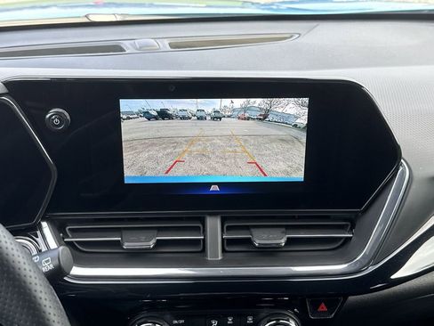 Certified 2025 Chevrolet Trax RS w/ Driver Confidence Package image 23