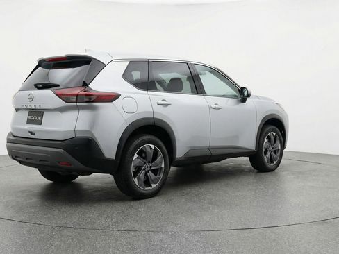 Used 2025 Nissan Rogue SV FWD image 9