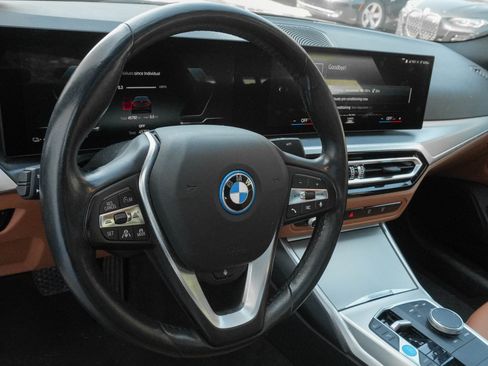 Used 2023 BMW i4 eDrive35 RWD image 10