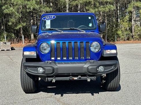 Used 2018 Jeep Wrangler Unlimited Sahara image 2
