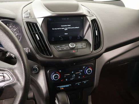 Used 2019 Ford Escape SE image 5