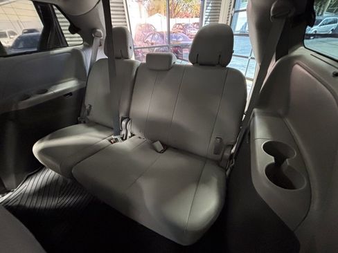 Used 2017 Toyota Sienna XLE image 8