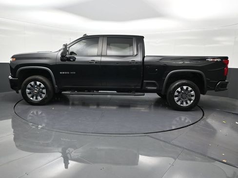 Used 2021 Chevrolet Silverado 2500 Custom w/ Custom Value Package AWD/4WD image 2