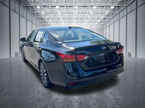 Certified 2025 Nissan Altima 2.5 SV FWD image 6