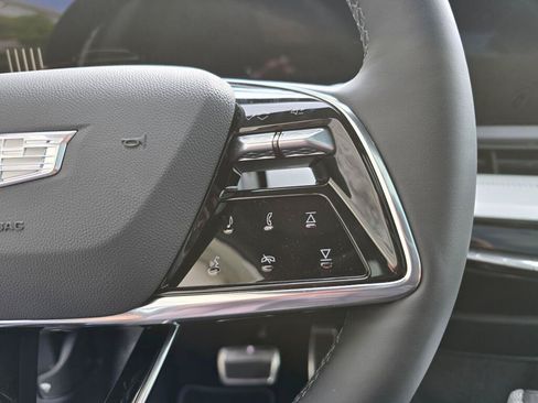 New 2026 Cadillac Optiq Luxury 2 AWD/4WD image 38