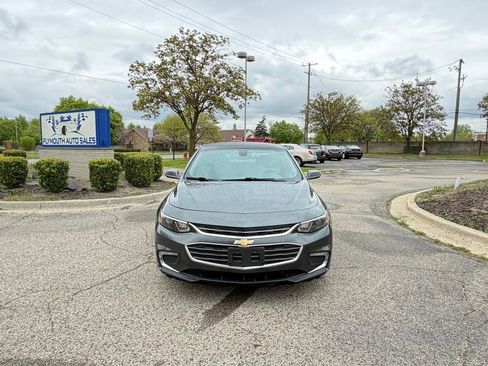 Used 2016 Chevrolet Malibu LT w/ Leather Package FWD image 2