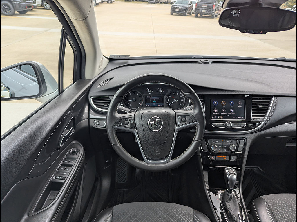 Used 2022 Buick Encore Preferred AWD/4WD image 3
