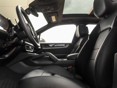 Certified 2026 Porsche Cayenne AWD/4WD image 24