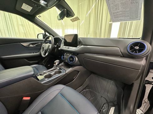 Certified 2024 Chevrolet Blazer RS w/ Driver Confidence II Package image 17