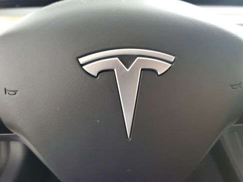 Used 2023 Tesla Model 3 Standard Range image 21
