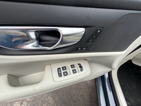 Used 2022 Volvo S60 B5 Inscription image 14