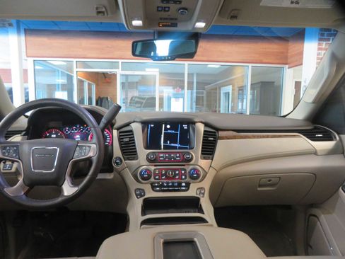 Used 2015 GMC Yukon XL Denali w/ Touring Package AWD/4WD image 51