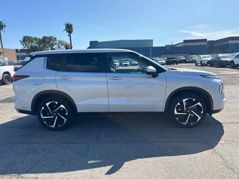 Used 2024 Mitsubishi Outlander SE AWD/4WD image 4