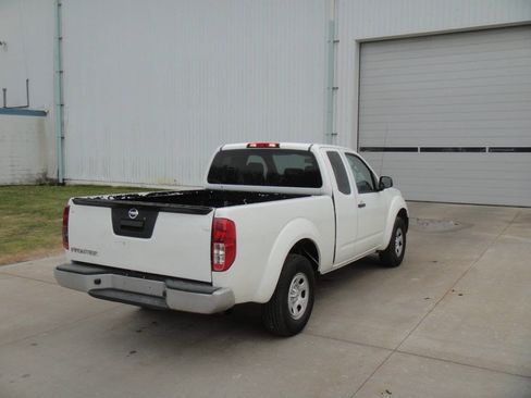 Used 2019 Nissan Frontier S image 6