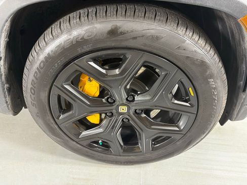 Used 2022 Rivian R1T Adventure image 12