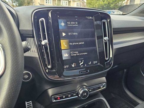 Used 2020 Volvo XC40 T5 R-Design w/ Protection Package image 29