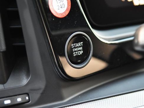 Certified 2025 Porsche Cayenne image 34