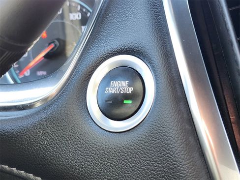 Used 2023 Chevrolet Traverse LT image 24