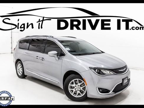 Used 2020 Chrysler Pacifica Touring-L image 1