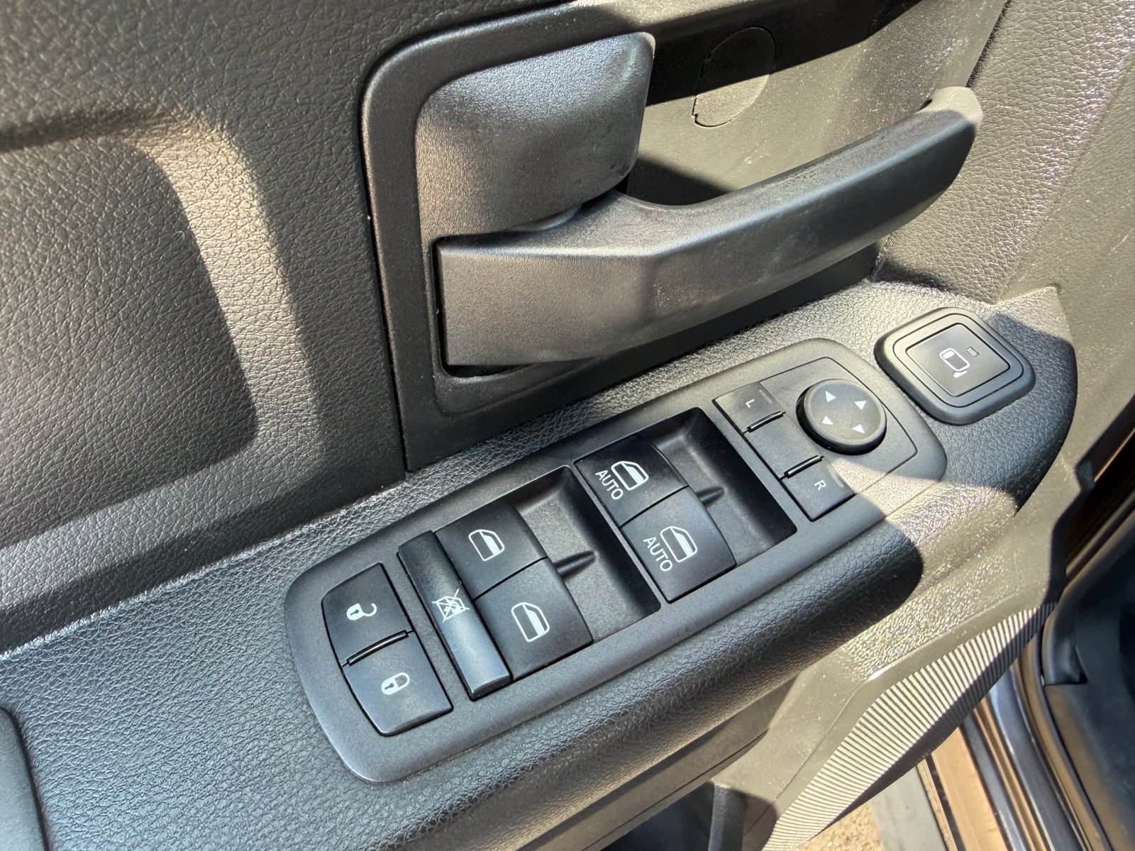 Used 2023 RAM 3500 Tradesman RWD image 27