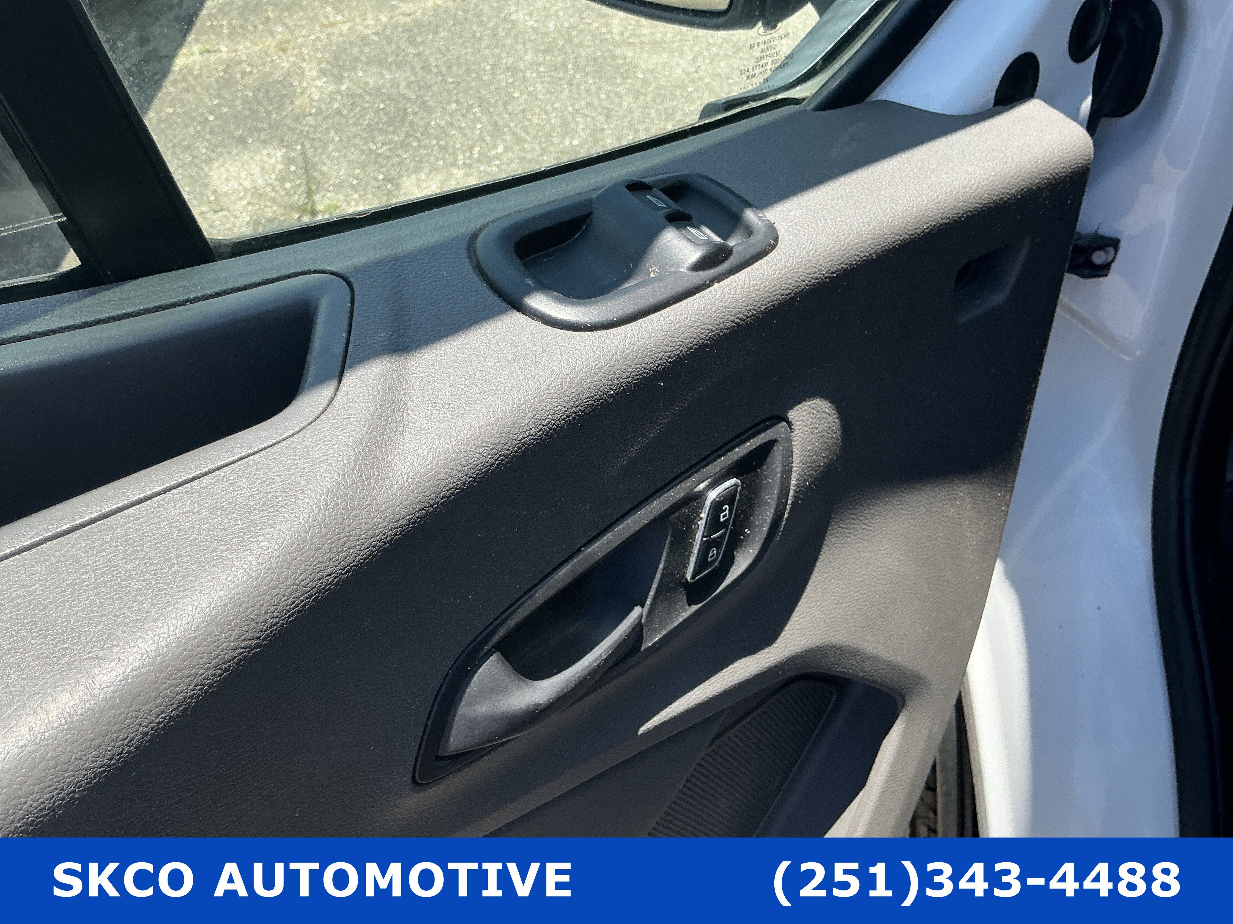 Used 2023 Ford Transit 250 Medium Roof RWD image 20