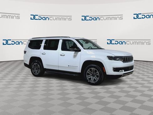 Used 2024 Jeep Wagoneer Series II w/ Flexible Seating Group RWD image 2