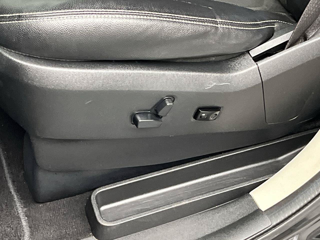 Used 2019 Dodge Grand Caravan SXT FWD image 9