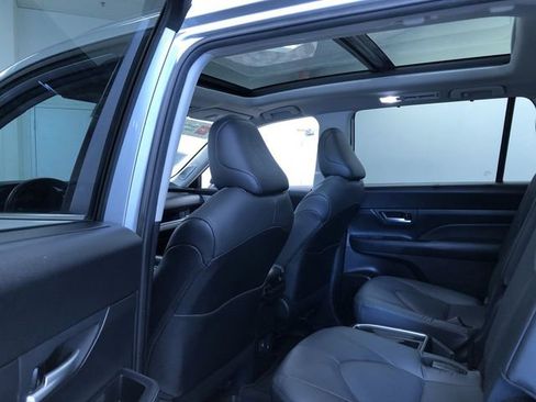 Certified 2024 Toyota Grand Highlander Platinum image 21