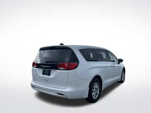 Used 2024 Chrysler Voyager LX FWD image 12